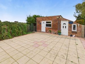 Cattery Isolation Room- click for photo gallery